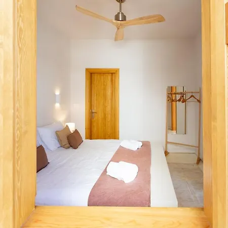 Two Beautiful & 1 Large Patio *