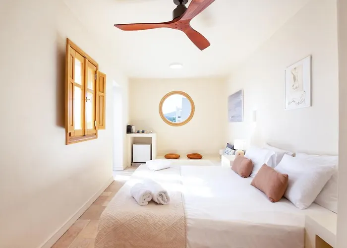 Two Beautiful & 1 Large Patio Apartamento Drepano (Argolis)